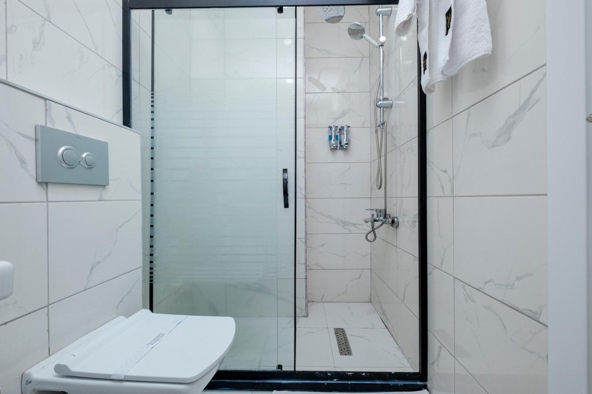 Lavender Airport Hotel Arnavutkoy エクステリア 写真