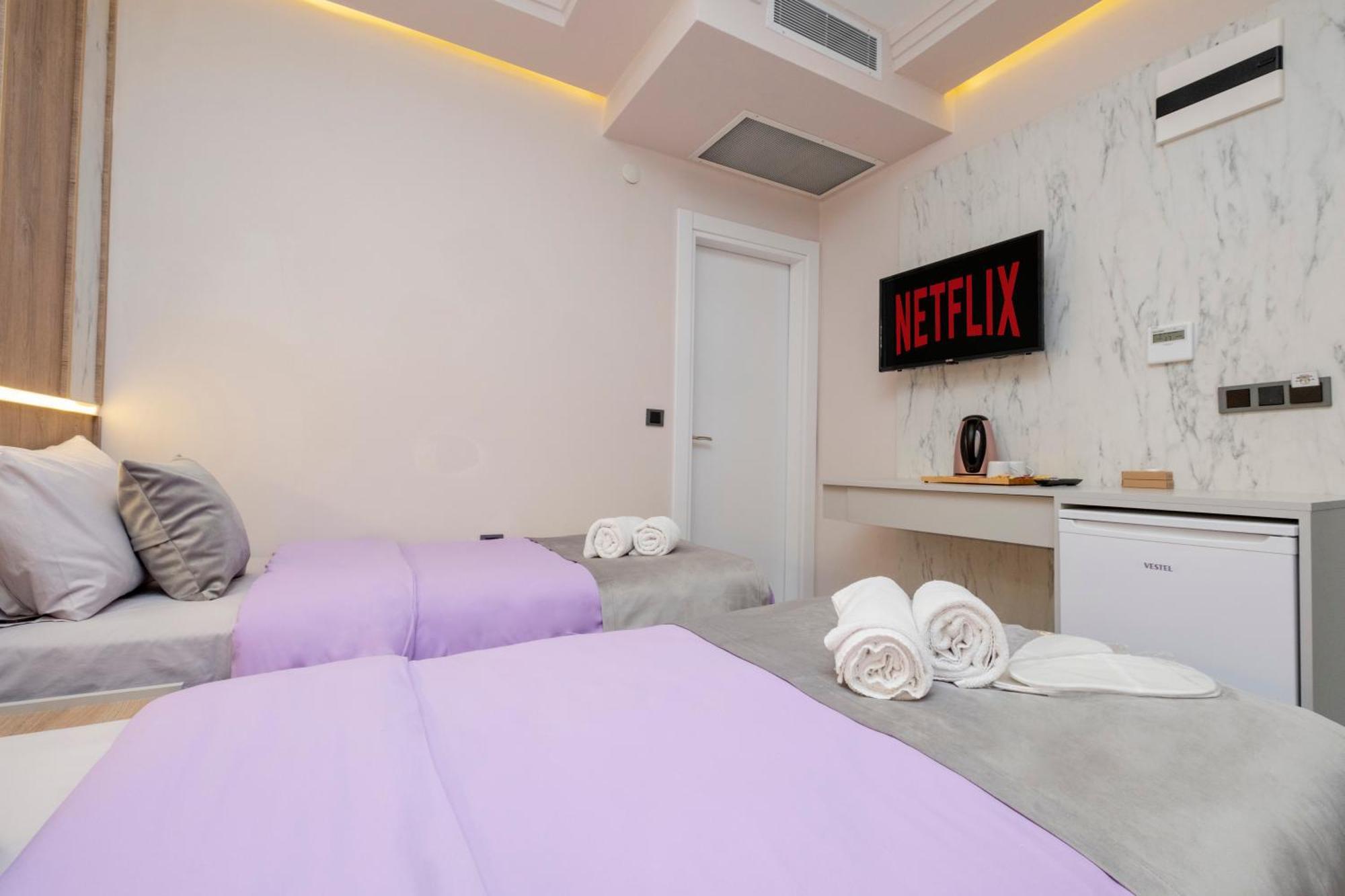 Lavender Airport Hotel Arnavutkoy エクステリア 写真