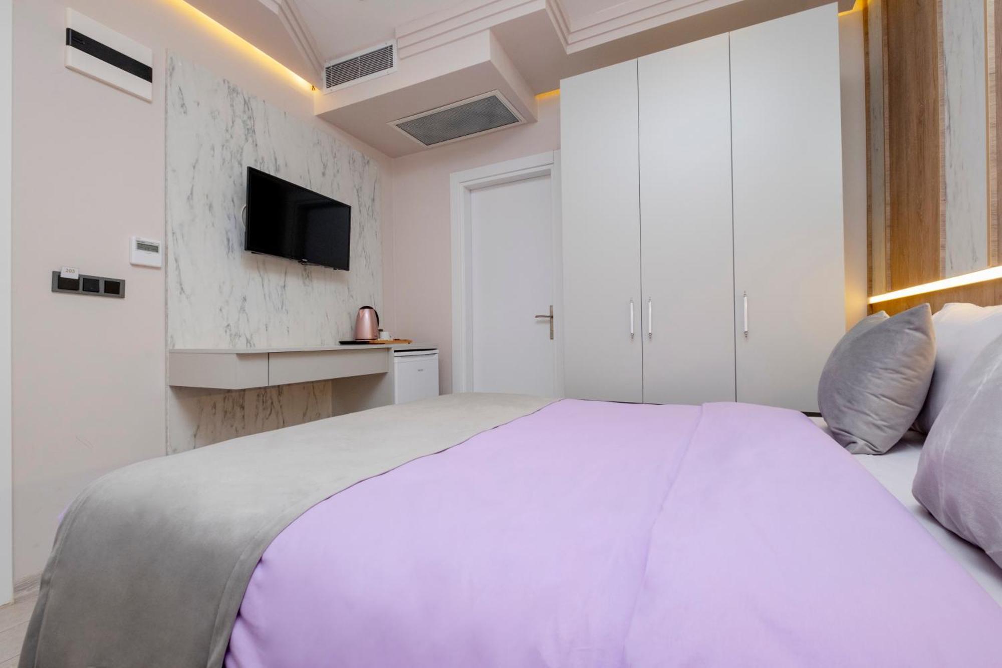 Lavender Airport Hotel Arnavutkoy エクステリア 写真